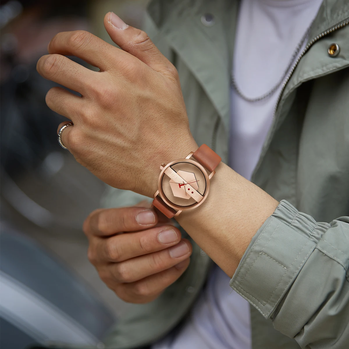 Montre Homme Ronde Aiguilles Tomi Transparente Hexagone Simili Cuir Squelette – Image 5