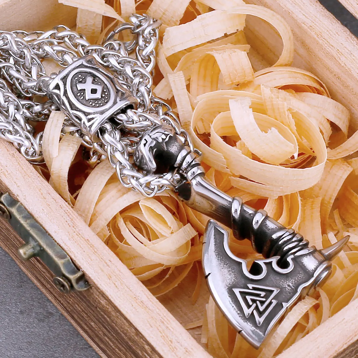 Collier 60cm + Pendentif Gris + Boîte Cadeau